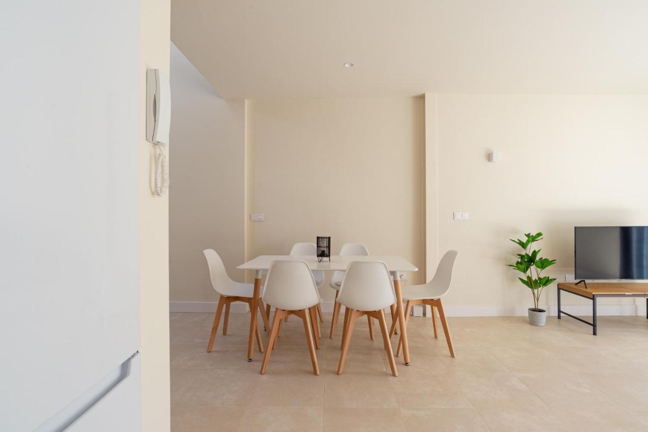 Urbe10 Carreteria Big Terrace Suite Malaga Bagian luar foto
