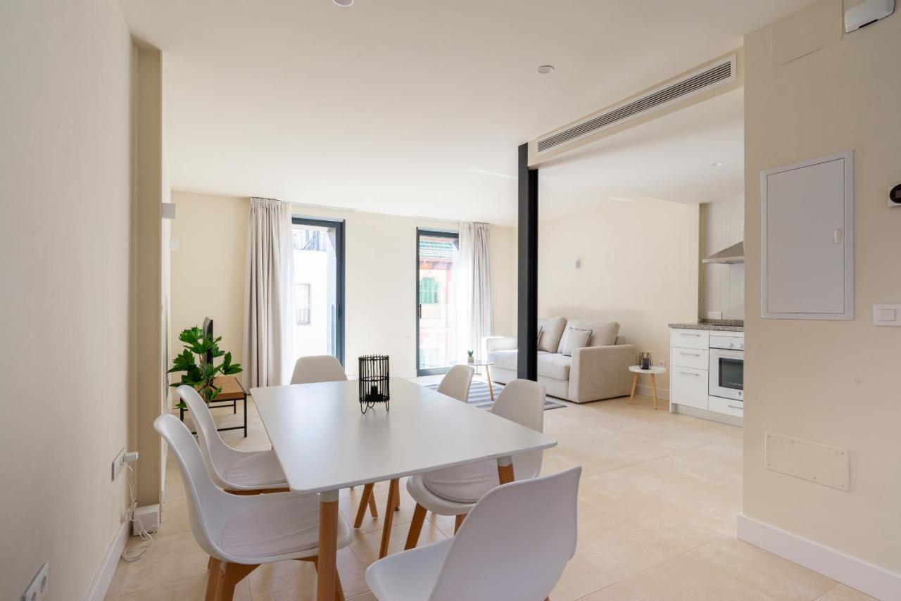 Urbe10 Carreteria Big Terrace Suite Malaga Bagian luar foto