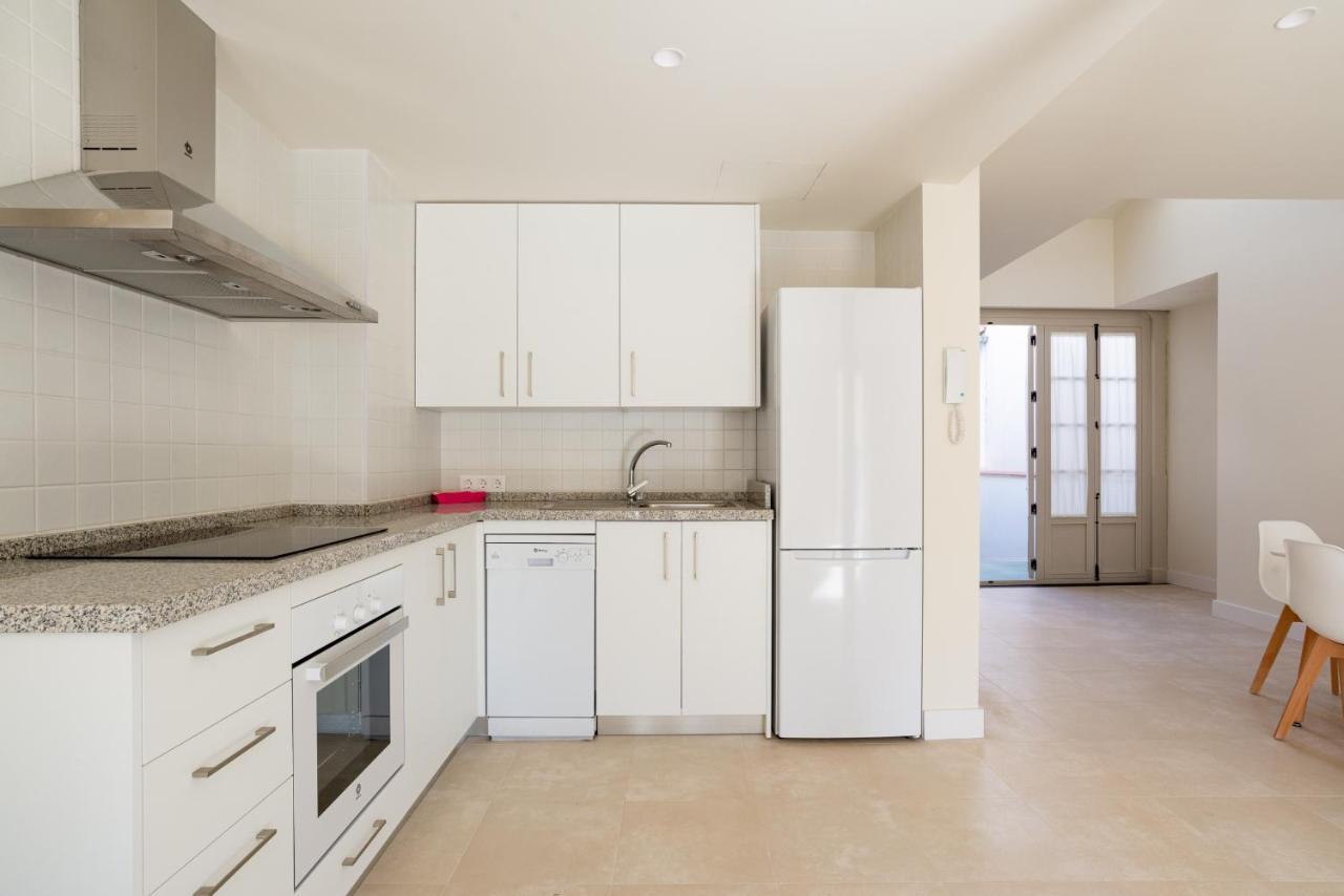 Urbe10 Carreteria Big Terrace Suite Malaga Bagian luar foto