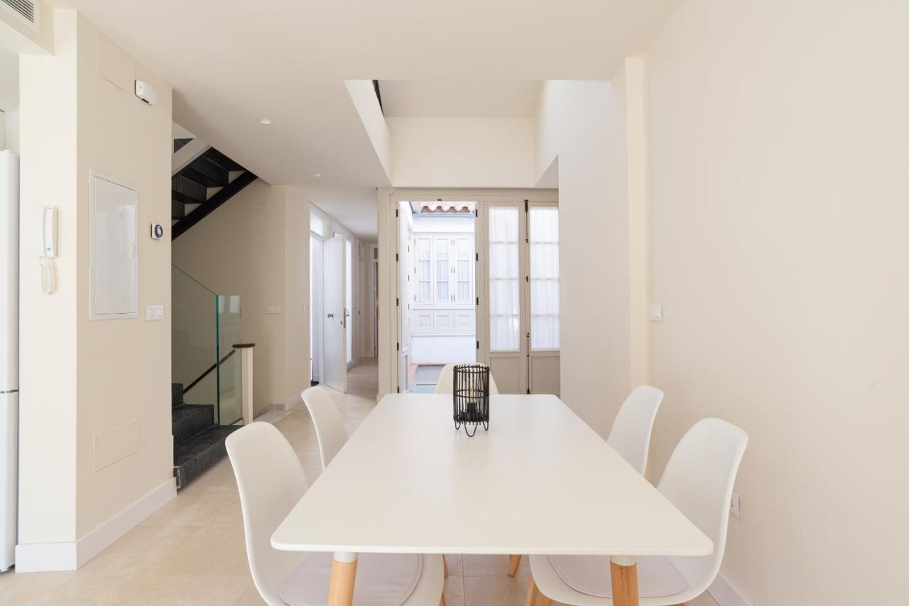 Urbe10 Carreteria Big Terrace Suite Malaga Bagian luar foto