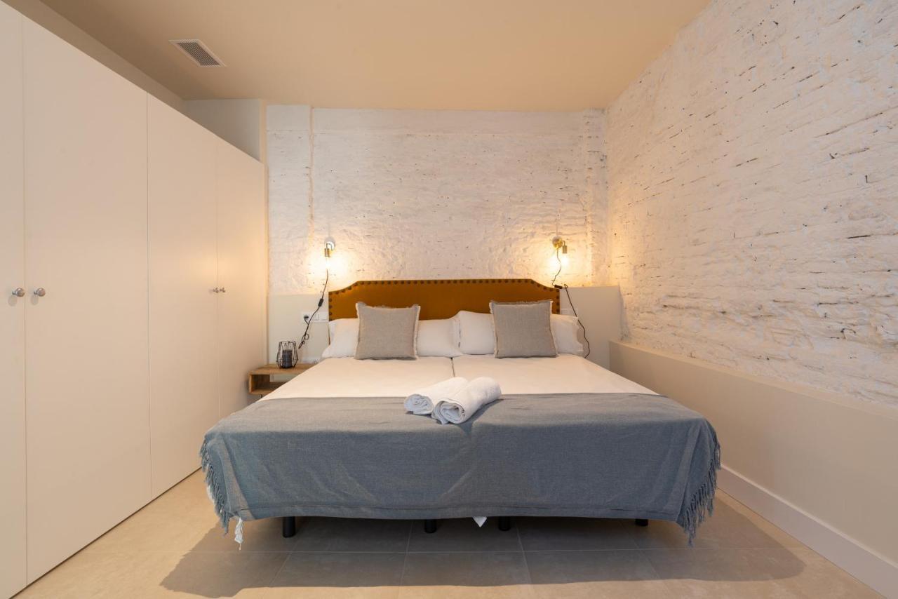 Urbe10 Carreteria Big Terrace Suite Malaga Bagian luar foto