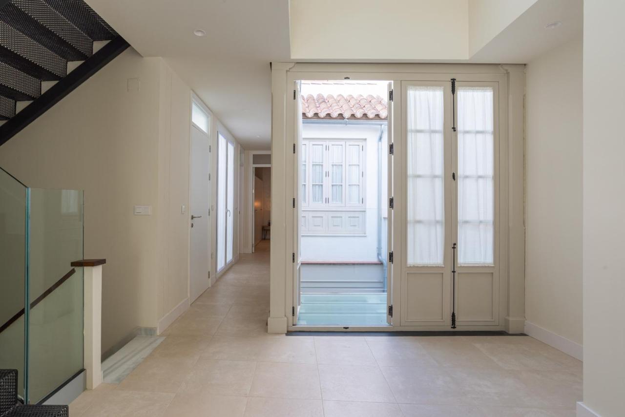 Urbe10 Carreteria Big Terrace Suite Malaga Bagian luar foto