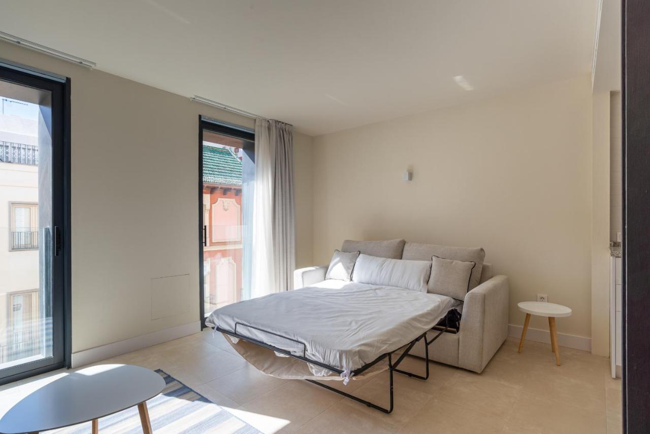 Urbe10 Carreteria Big Terrace Suite Malaga Bagian luar foto