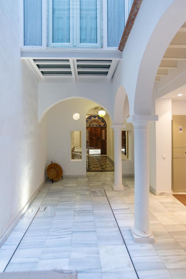 Urbe10 Carreteria Big Terrace Suite Malaga Bagian luar foto